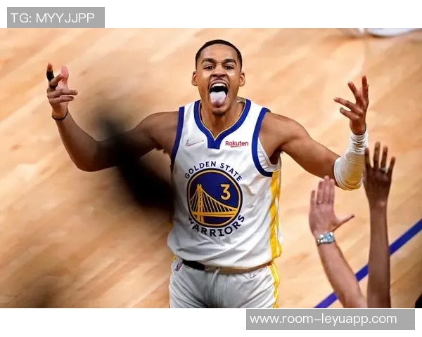 普尔表现稳定半场18分钟贡献14分助力球队进攻 普尔表现稳定半场18分钟贡献14分助力球队进攻